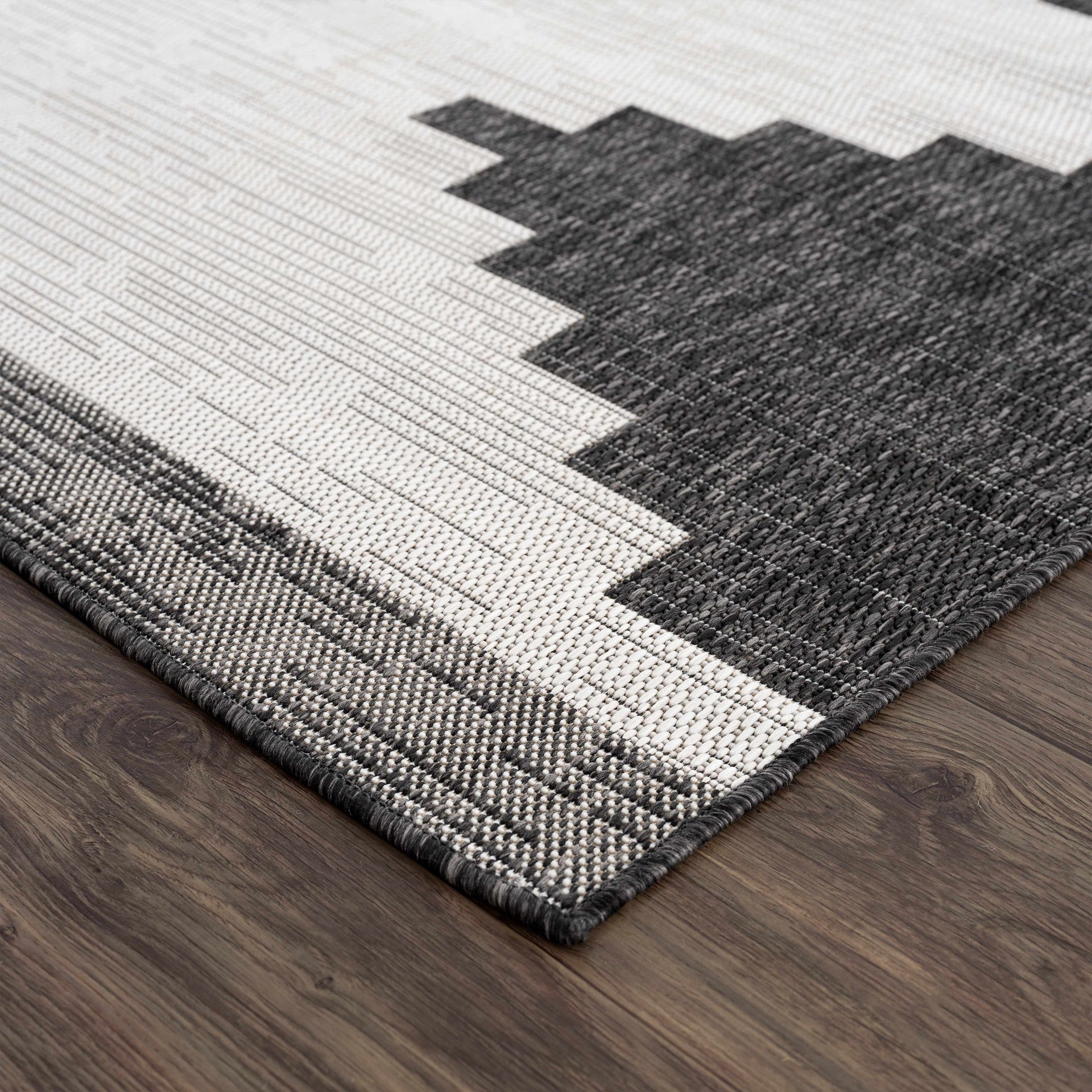 Djugun Outdoor Rug - Mercantile Mountain