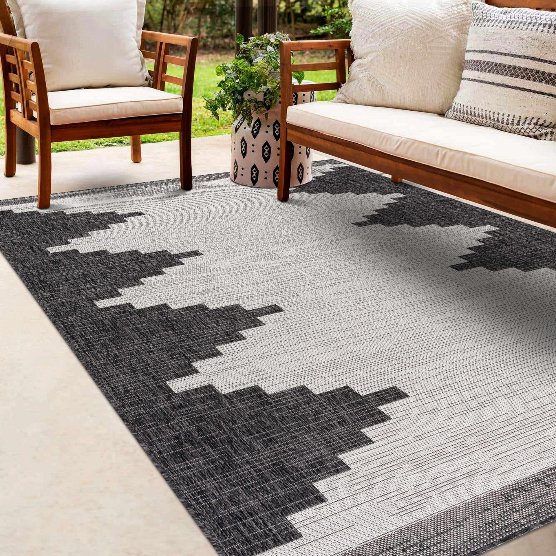 Djugun Outdoor Rug - Mercantile Mountain